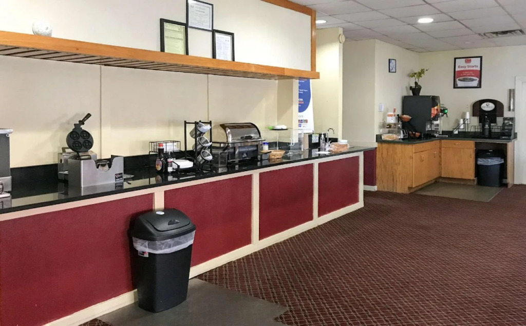Perry Inn & Suites National Fairground I 75