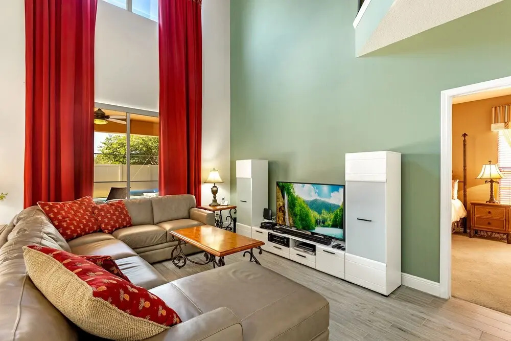 South Facing Pool, Spa & Games Room