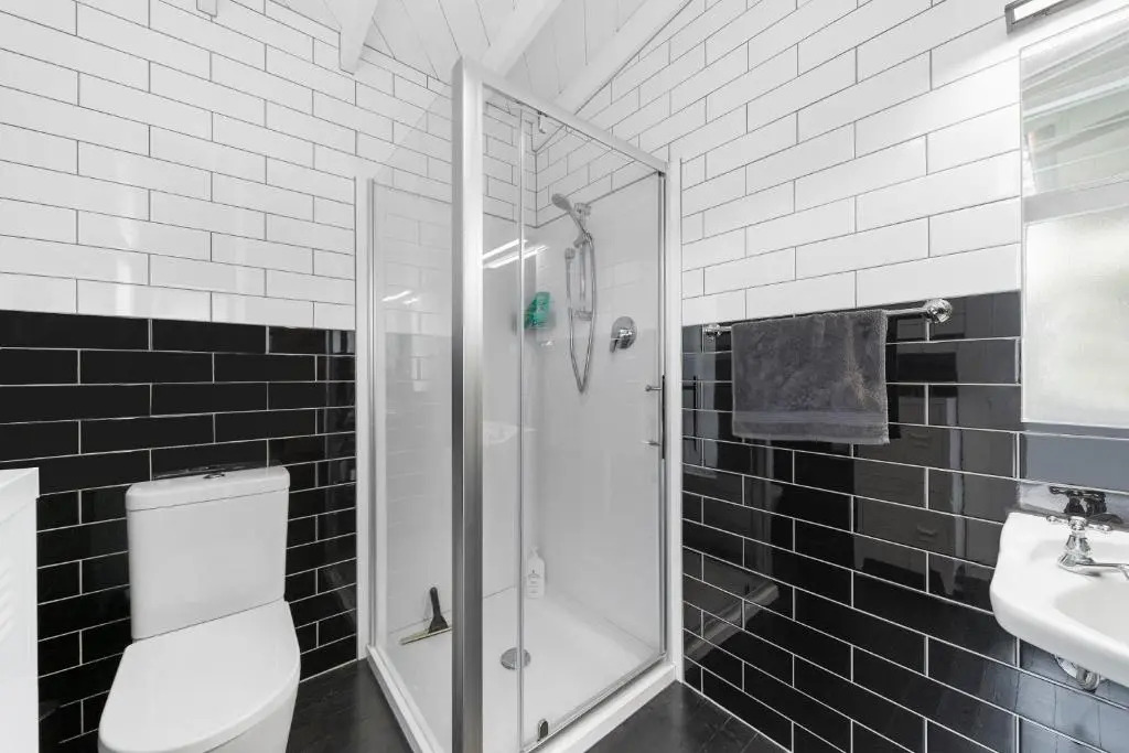 The Walnut Tree House - Martinborough Holiday Home