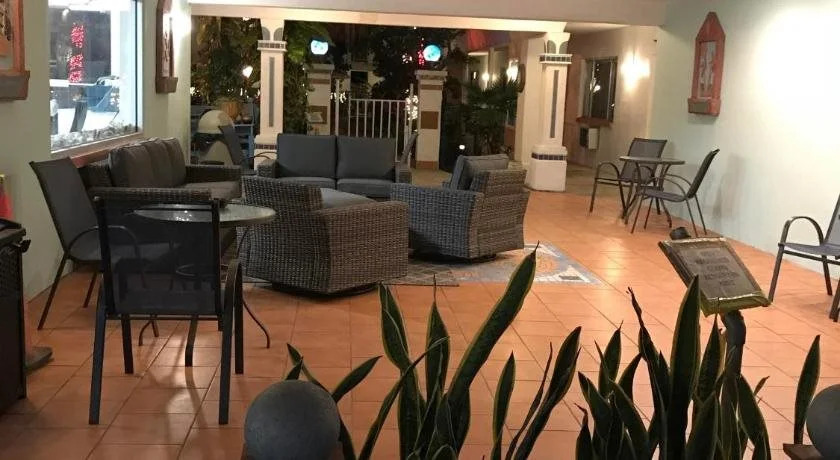 Island House Resort Hotel