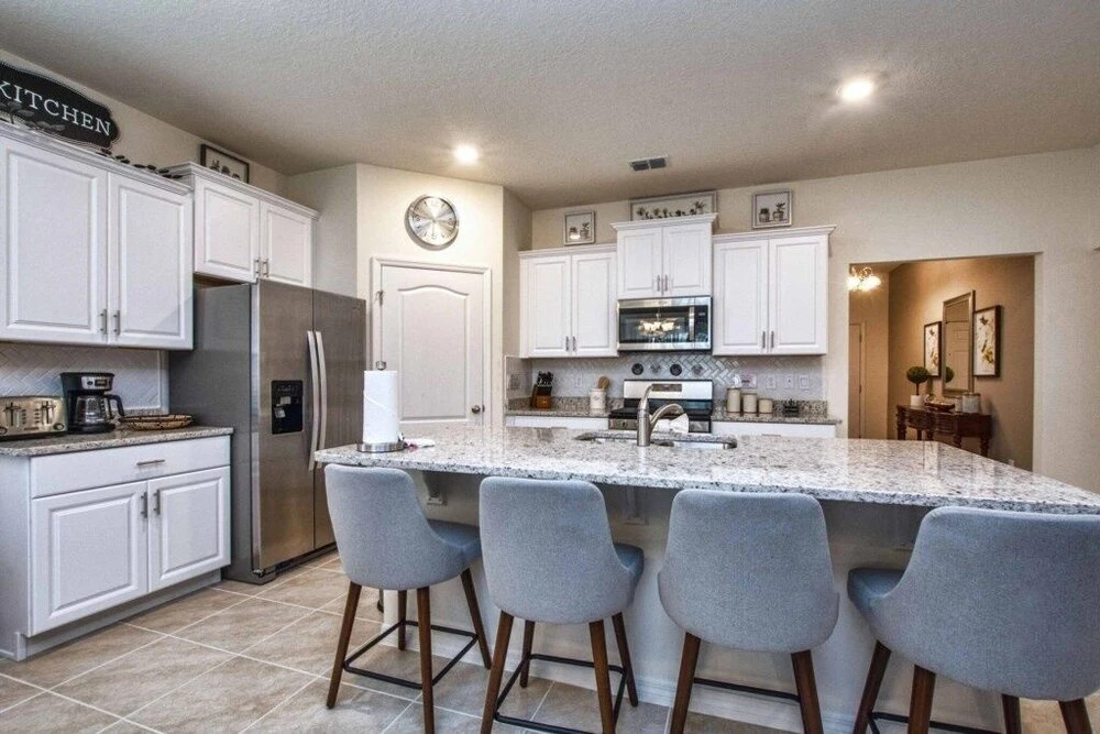 Brand New, Modern Decor, Pool& Spa- 7047sr 7 Bedroom Home by RedAwning