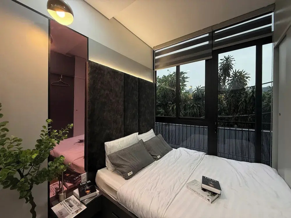 Unite StayCation Nhiêu Tứ