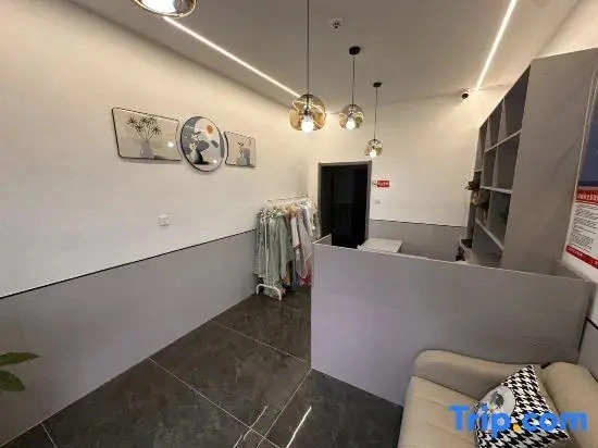 Yulong Luohu Hotel