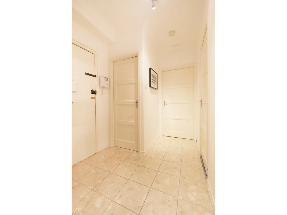 Bright and Spacious Flat in London - Sleeps 4