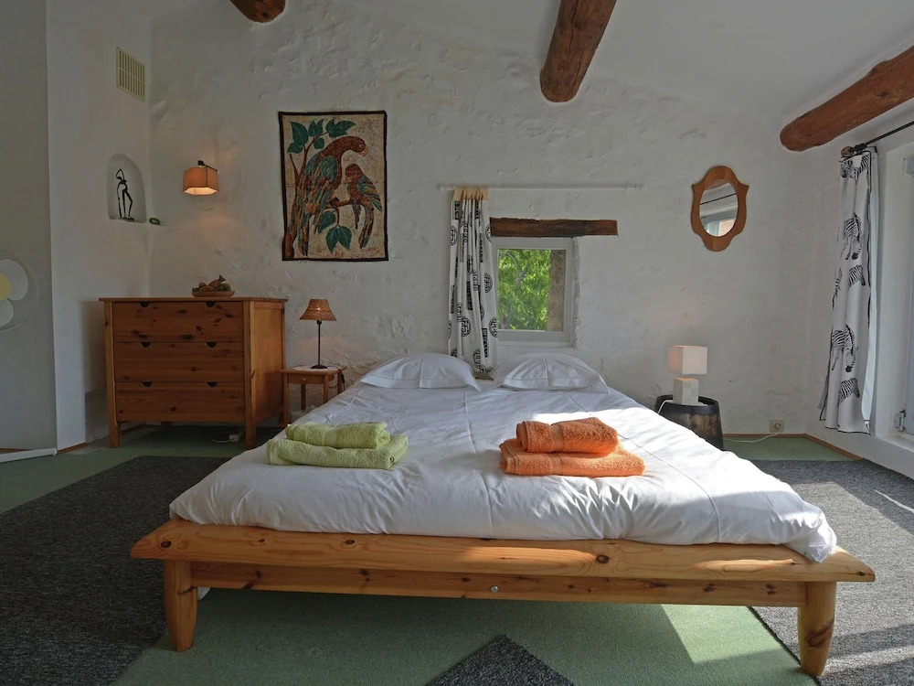 Villa in Pyrenees with Stunning Mountain Views