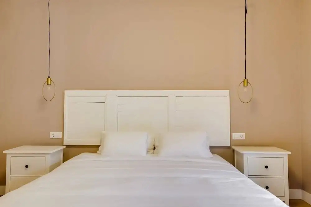 Cosy 3 Bed 2 Bath in Vibrant Eixample, Near Metro