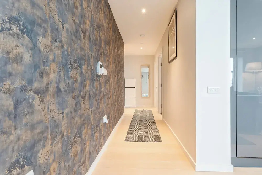 Elegant 2 Bed Apartment Within Many Attractions