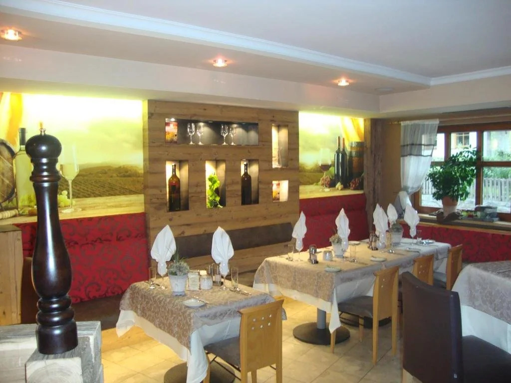 La Pasta Hotel Restaurant