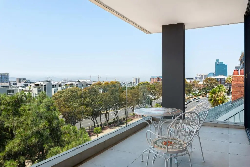 Warwick Apartments by Propr