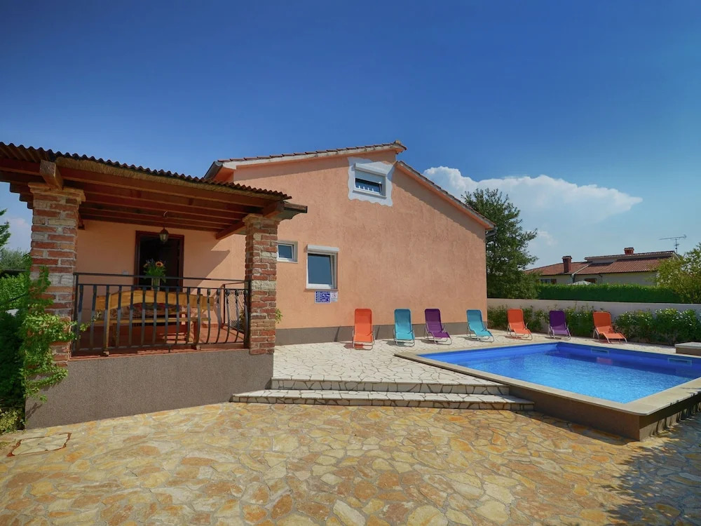 Apartment for up to 5 Persons Near Porec With Shared Pool