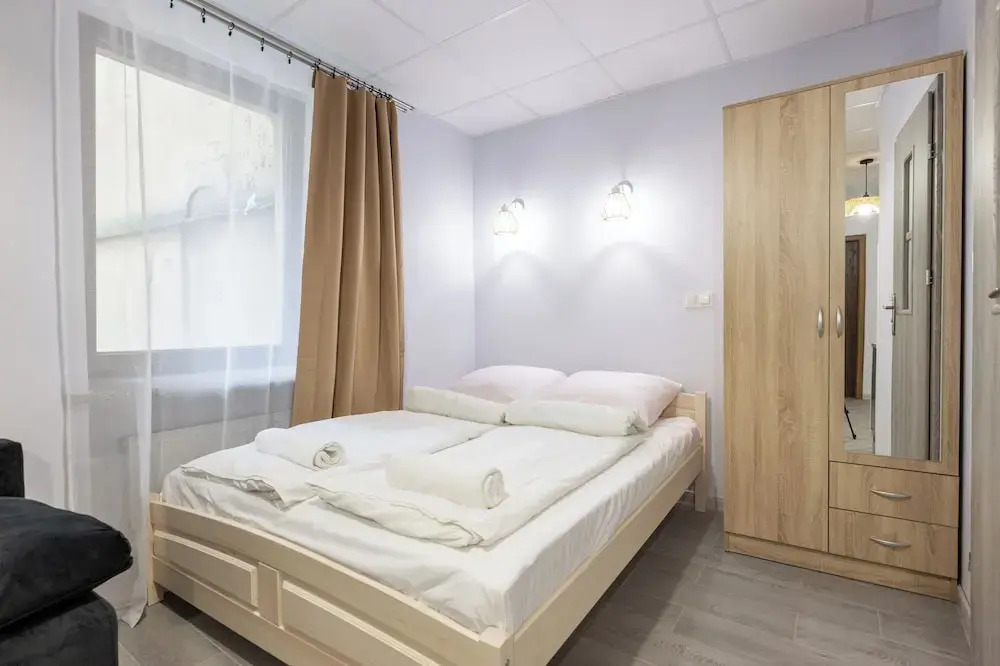 Shick Hostel & Apartments