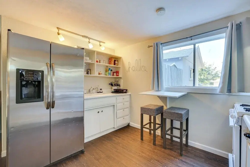 5 Mi to Dtwn: Pet-friendly Phoenix Studio w/ Yard