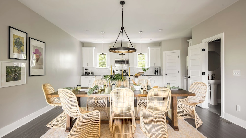 8 Nashville Homes w/ 21 Bedrooms, 21 Baths & Space for 74, Just Minutes From Broadways Nightlife, Dining, and Music Scene Cherokee by Avantstay