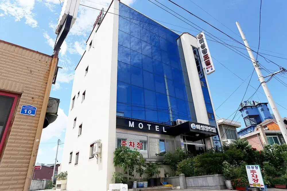 Gangneung Miseongjang Motel