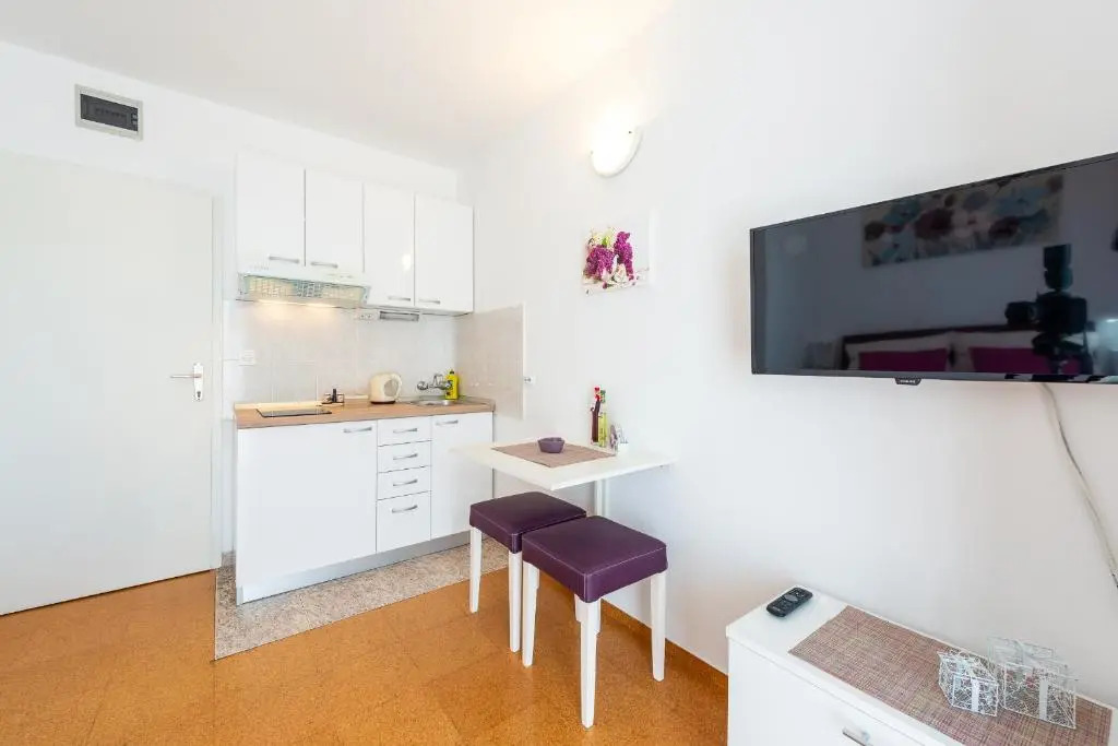 Cina Apartments