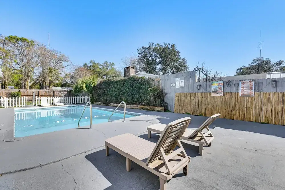 Fort Walton Home w/ Shared Pool - 2 Mi to Beach!