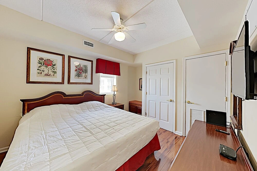 New Listing! Walkable Historic District 1 Bedroom Condo