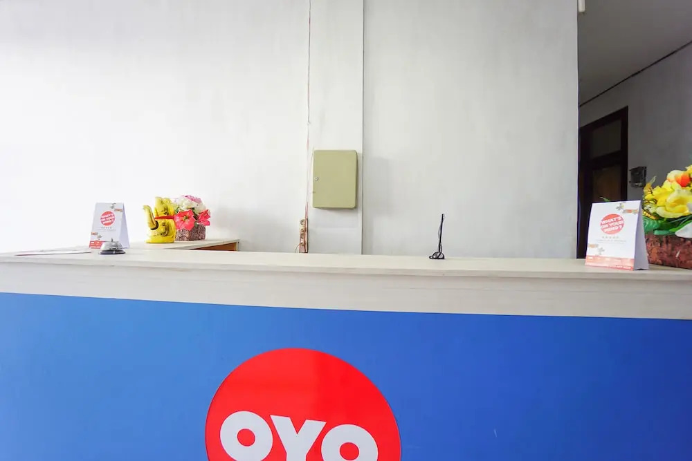 Edward Residence Malalayang by OYO Rooms