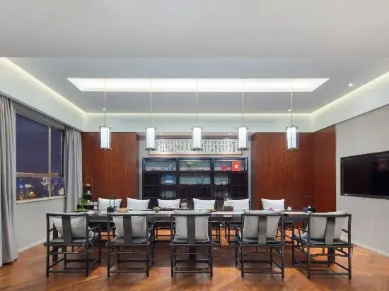 Sunshine Hotel