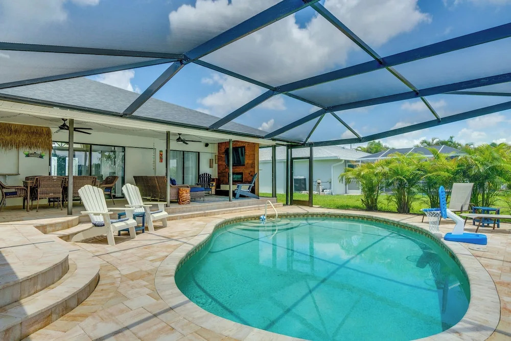 Screened-in Private Pool: Waterfront Home