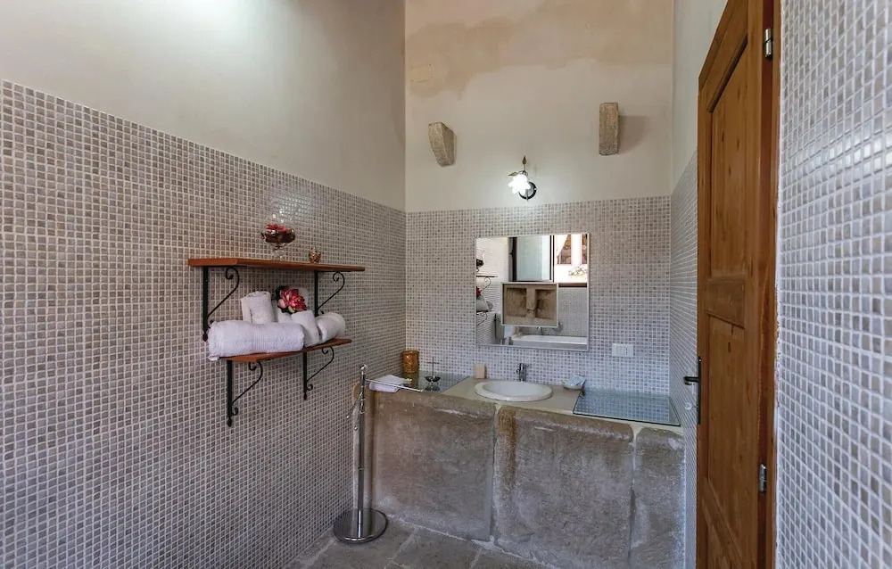 Lovely Home In Ragusa With Outdoor Swimming Pool