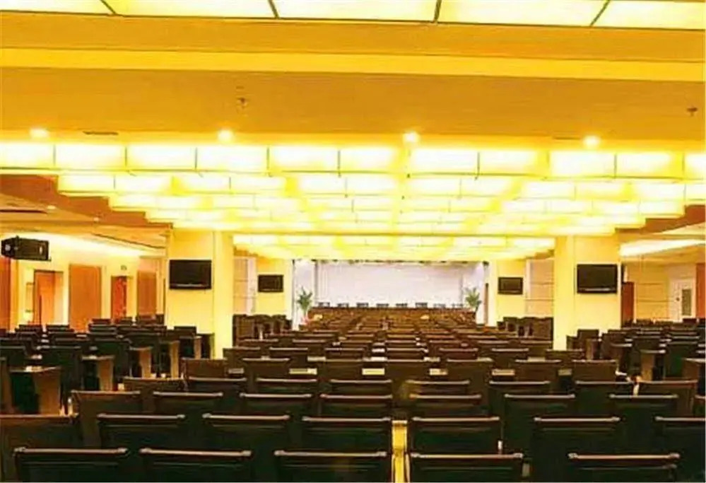 Chengde Tianbao Holiday Hotel