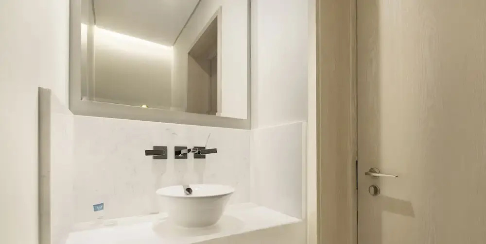 LUX Iconic Views at Palm Tower Suite 3