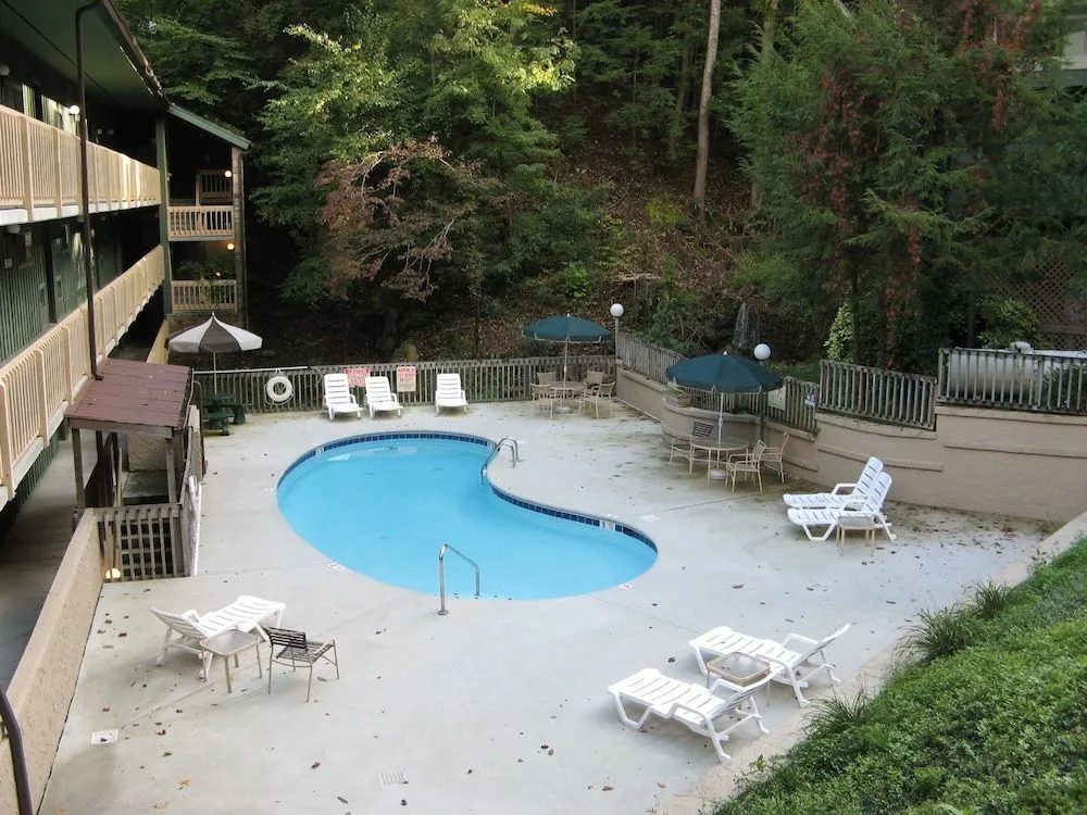 Falling Waters - 1 Br Condo