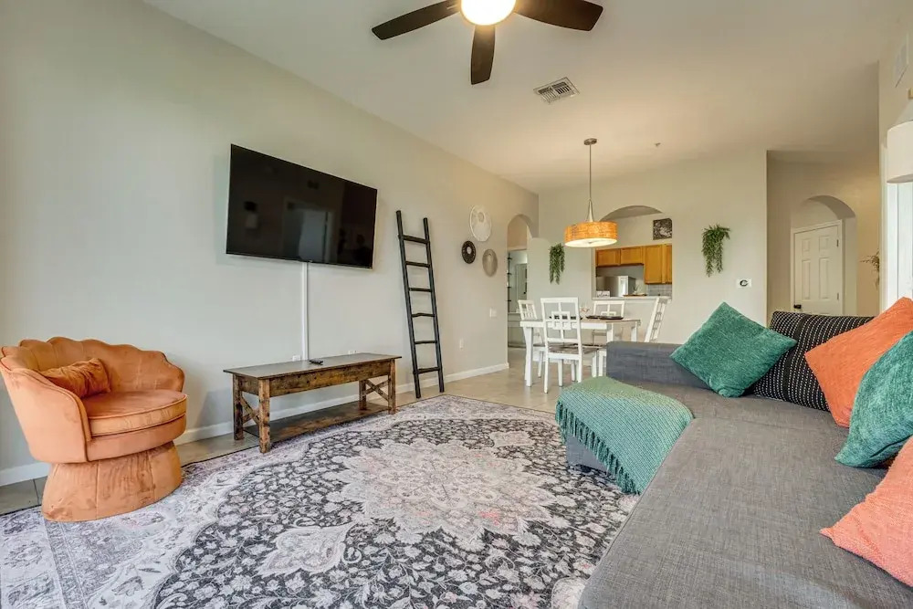 4 Mi to Disney: Family-friendly Resort Getaway!
