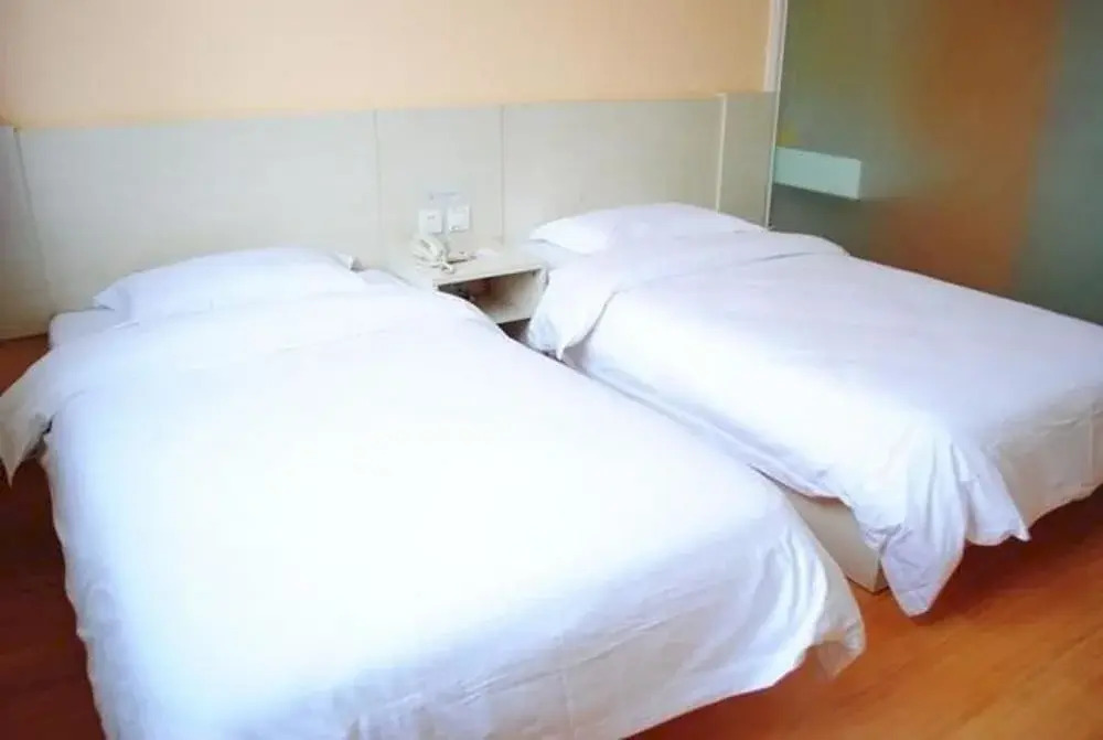 Xinjinyong Express Hotel