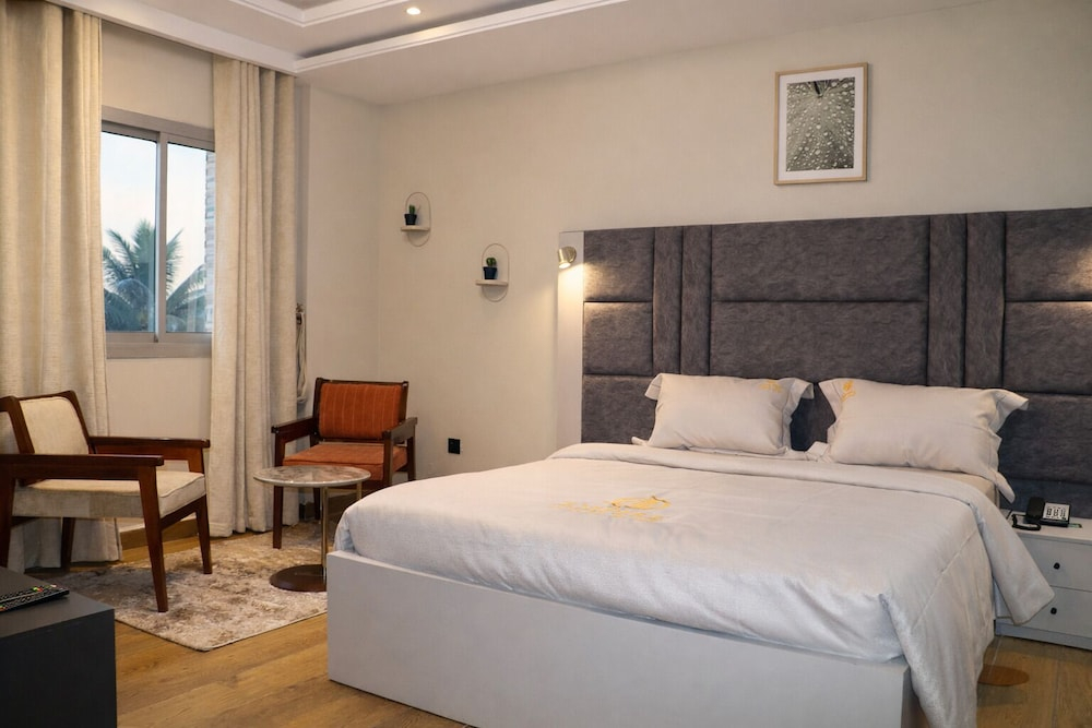 Empire Luxury Hotel