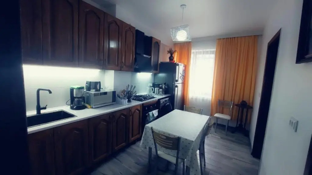 On Khimshiashvili Apartment