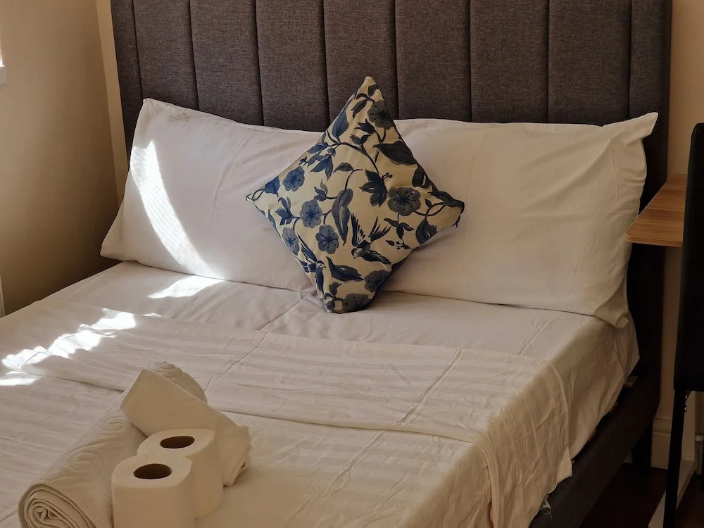 Beautiful 1 Room House in London