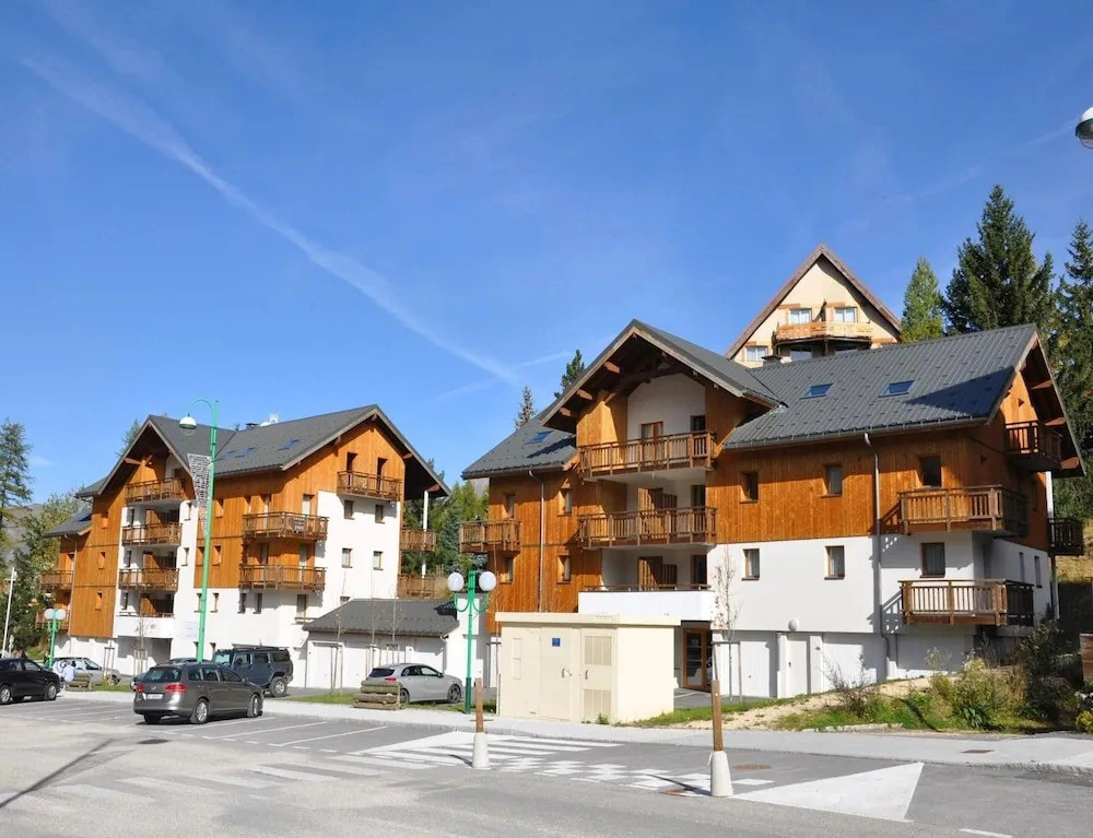 Spacious Apartment in Les Deux Alpes
