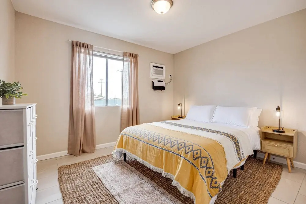 Convenient Joshua Tree Apartment Walk to Town
