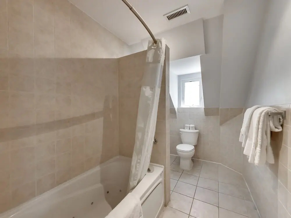 Isabella Hotel & Suites