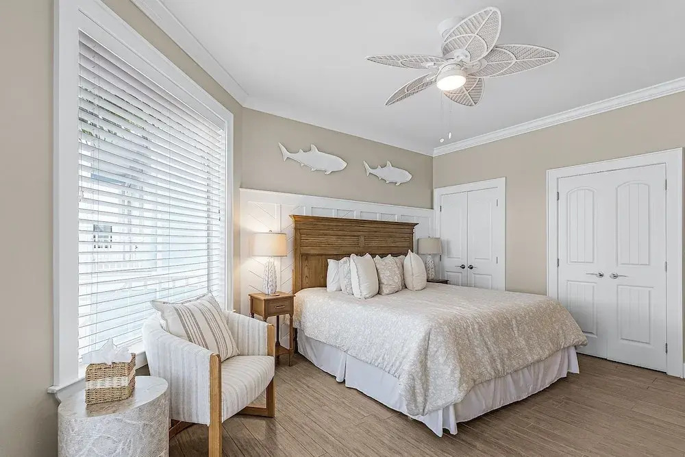 571 Seabatical: Canal Front With Pool! 5 Bedroom Home