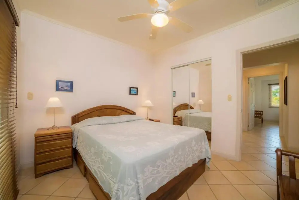 Del Mar 1F - 3 bdr 2 Bath Ocean View