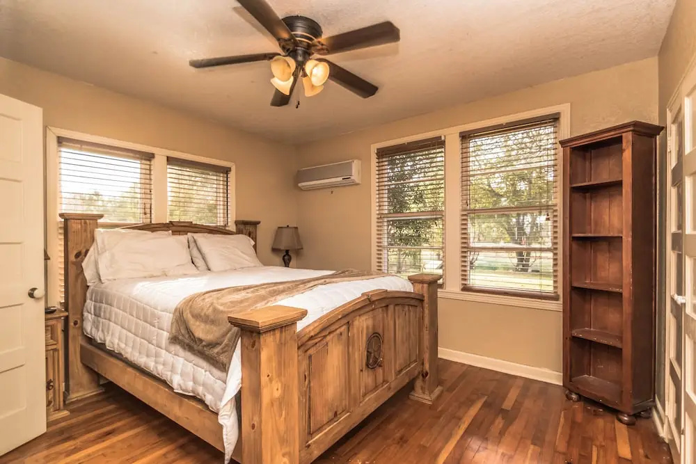 Geronimo Creek Retreat- Homestead Haus 3 Bedrooms 2 Bathrooms Cabin