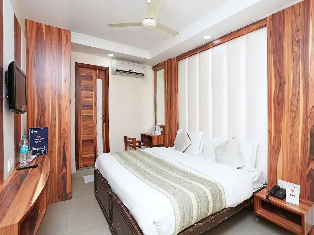 Hotel O F FIVE