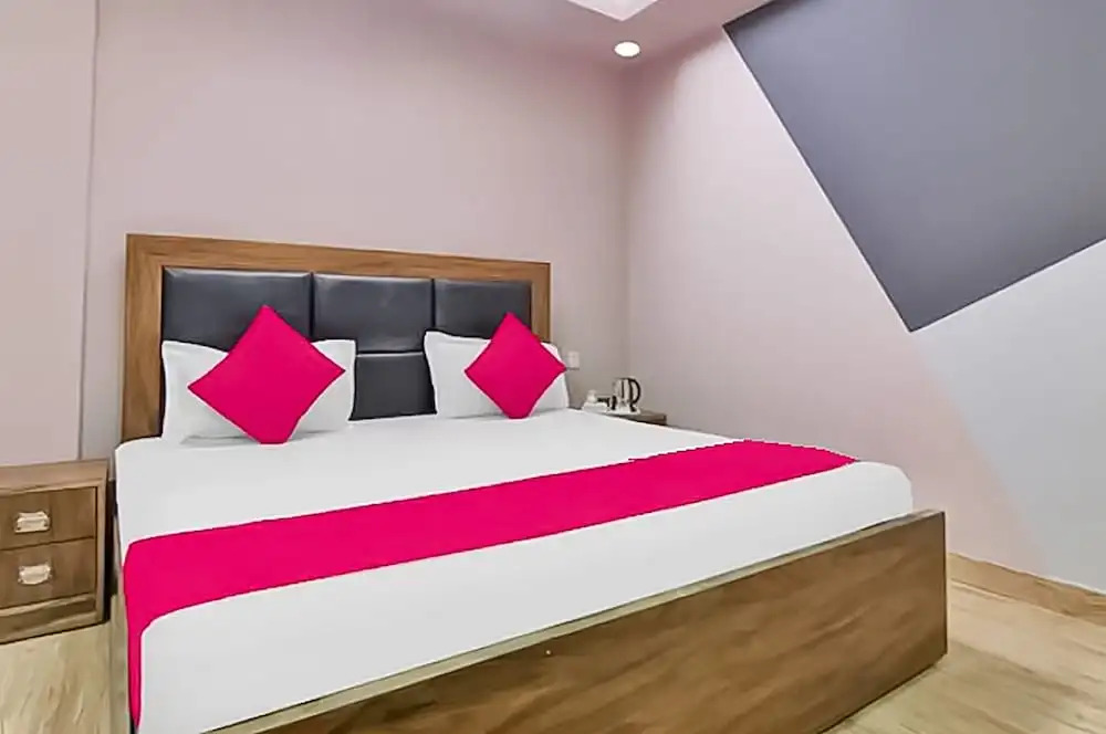 Hotel Classic By Roomshala - Nizamuddin Dargah