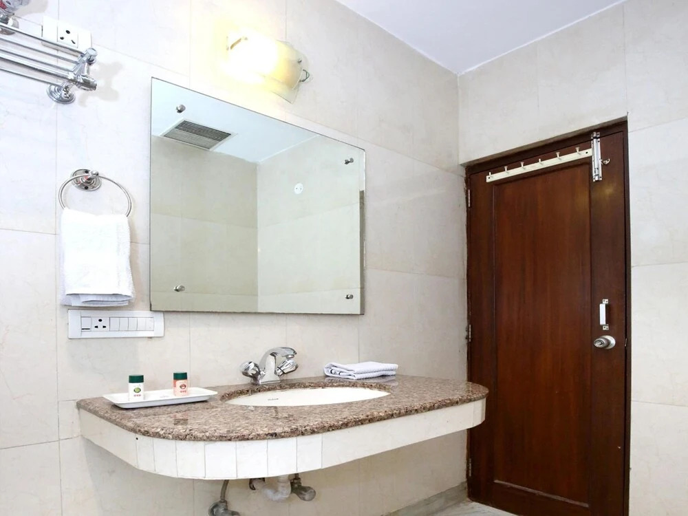 OYO 808 Hotel Alora