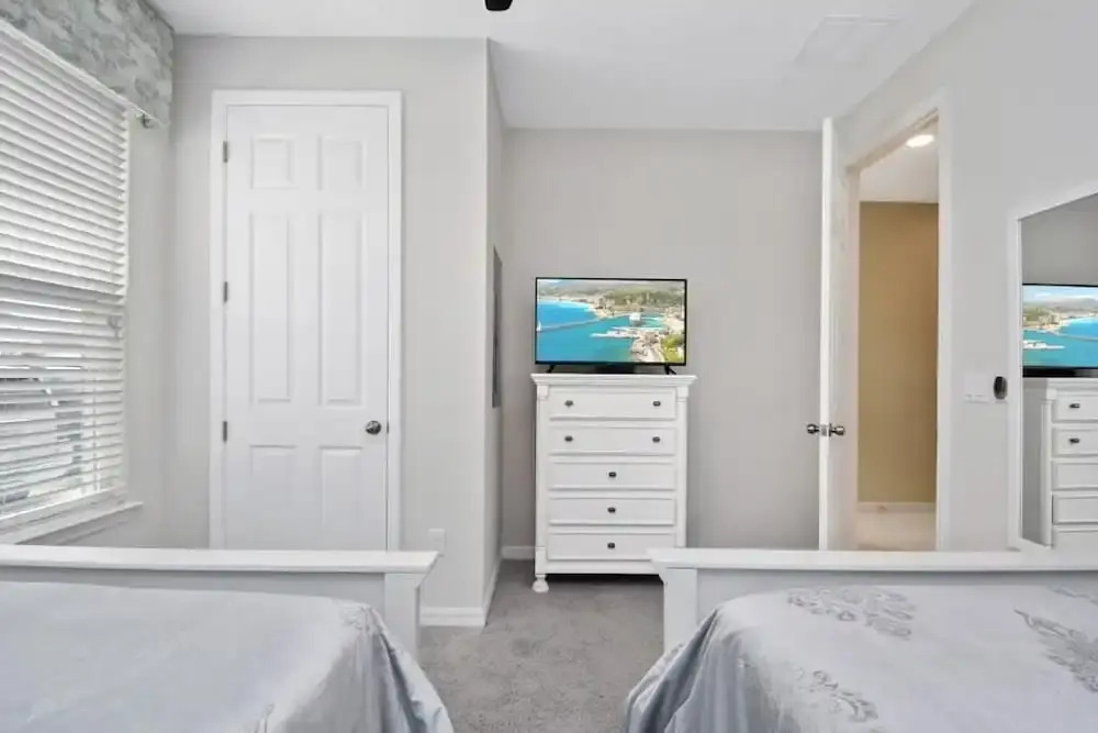 1600cpc 4 Bedroom Townhouse by RedAwning