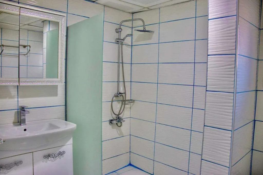 Fish Gold Apart Suites