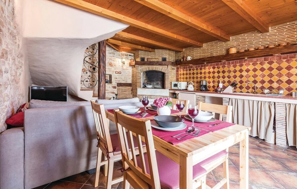 Beautiful Home in Marcana With Wifi and 2 Bedrooms