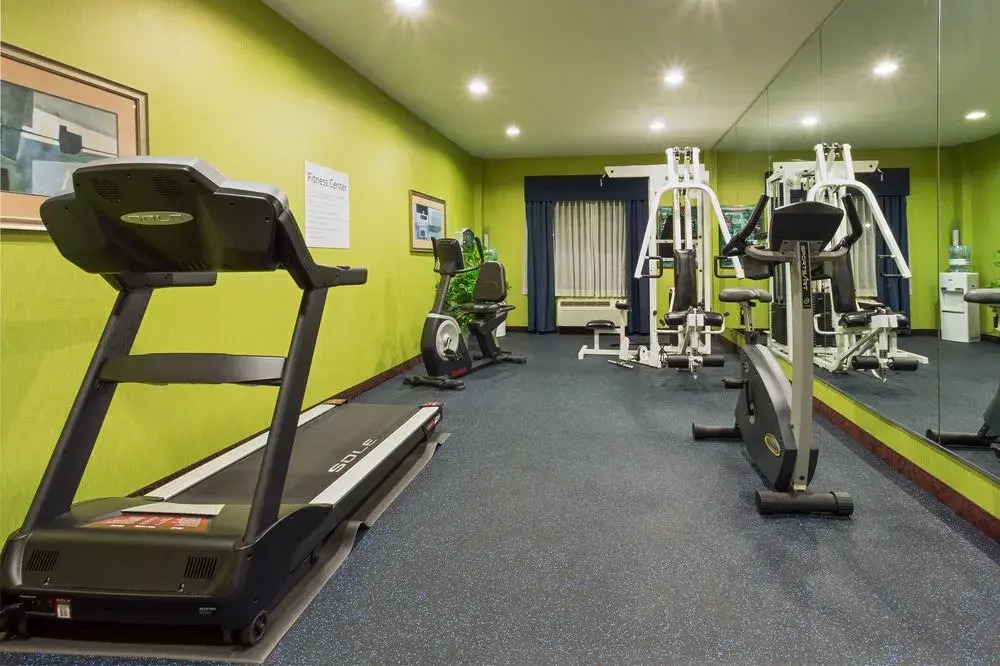 Holiday Inn Express Tower Center New Brunswick by IHG