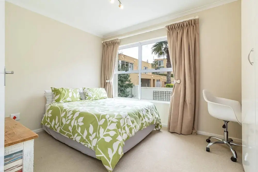 3 Bedroom Family Home - Houtbay