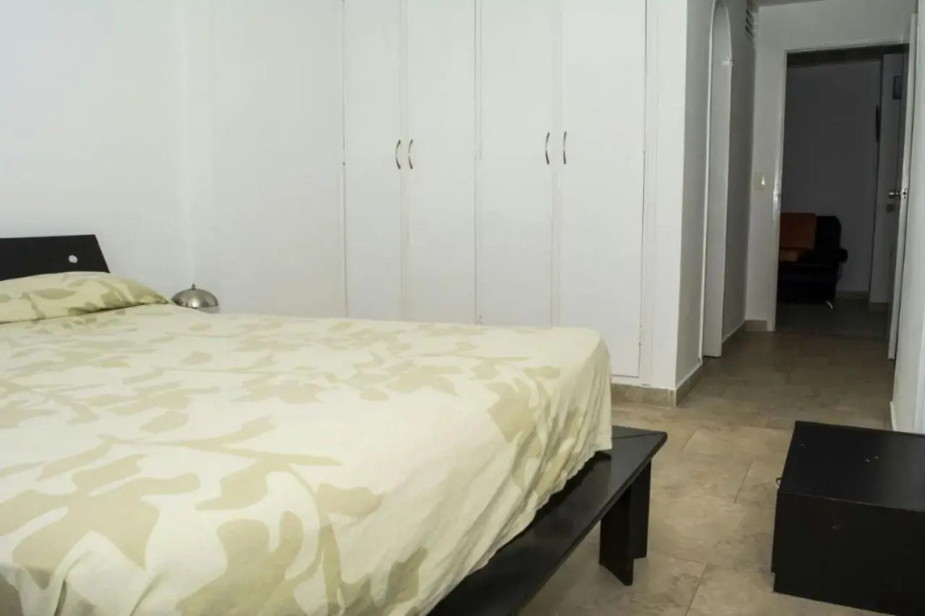 Apartamento con playa privada y piscina