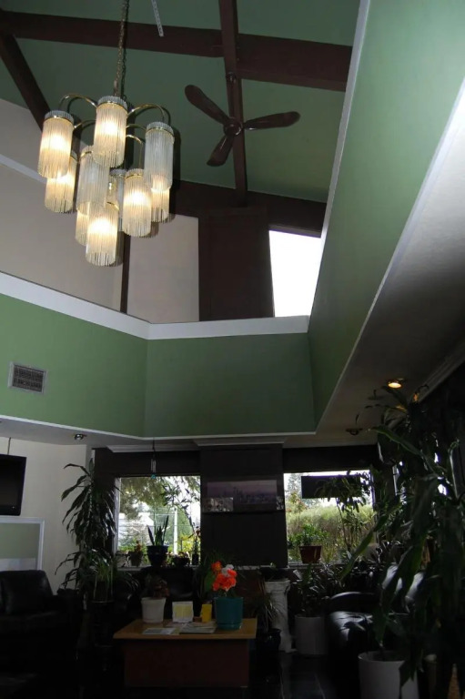 Western Inn Lakewood