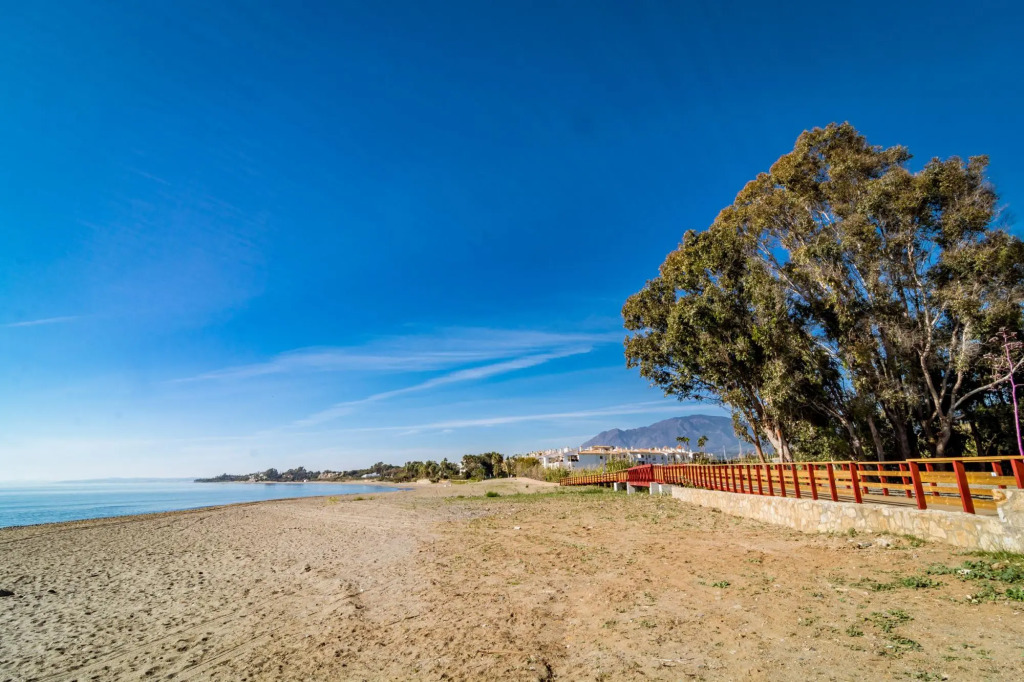 Gh-modern 2 bed Apartment With Pool in Estepona